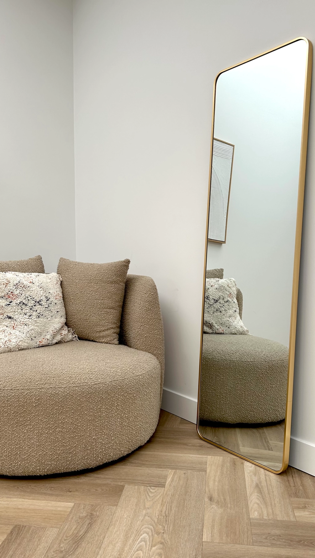 Ivar afgeronde hoek spiegel 170x50 cm zacht goud