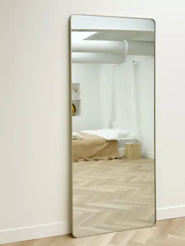 Rechthoekige spiegel met afgeronde hoek 210x90cm – Greige