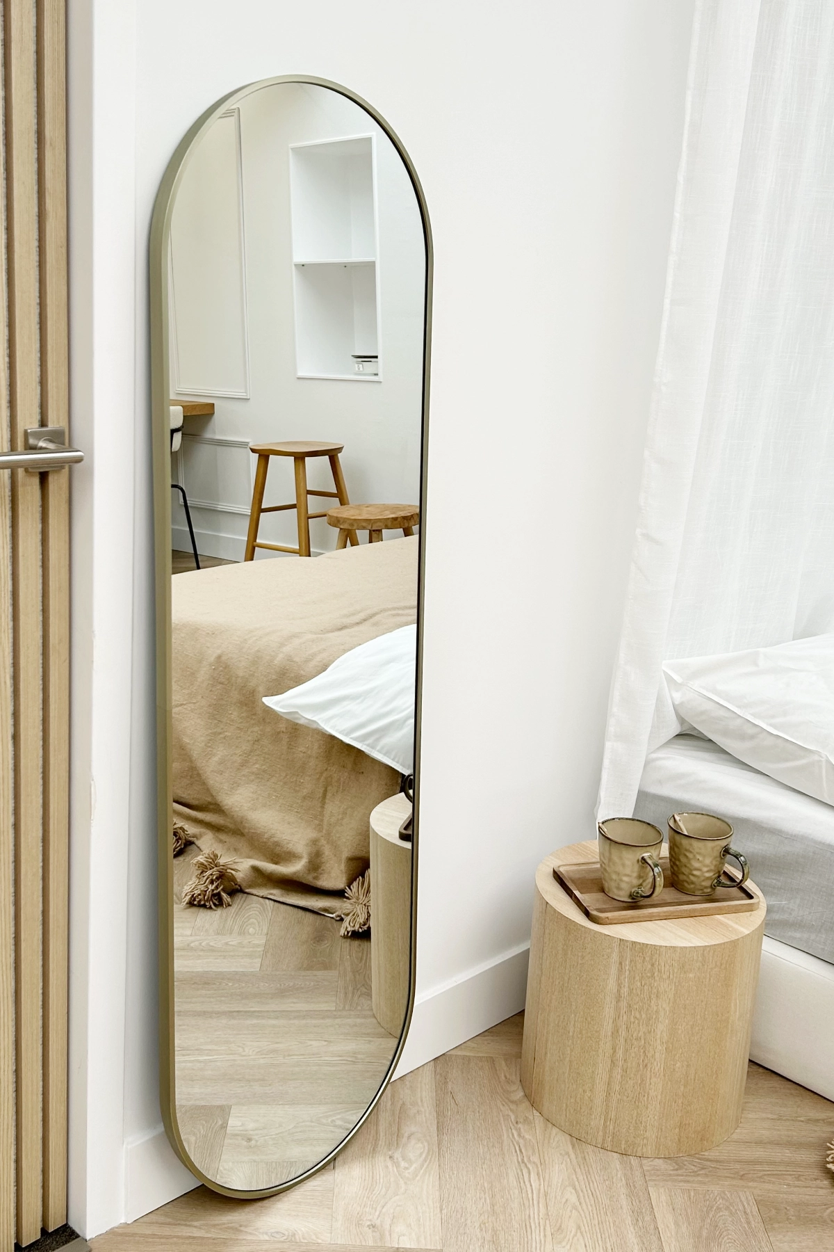 Lara ovale spiegel 150x45 cm greige