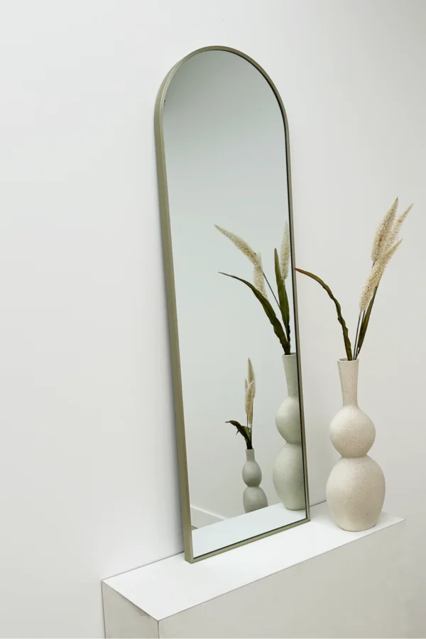 Boogspiegel 125×40 cm – Greige