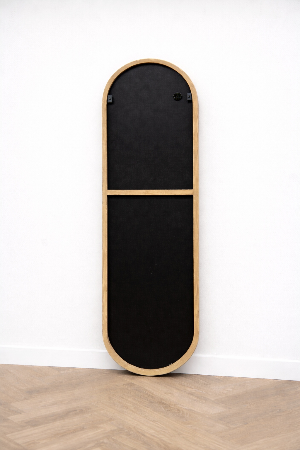 Lara Oak ovale spiegel 150x45cm achterkant